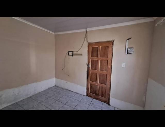 2 BEDROOM PROPERTY TO RENT IN UMLAZI J